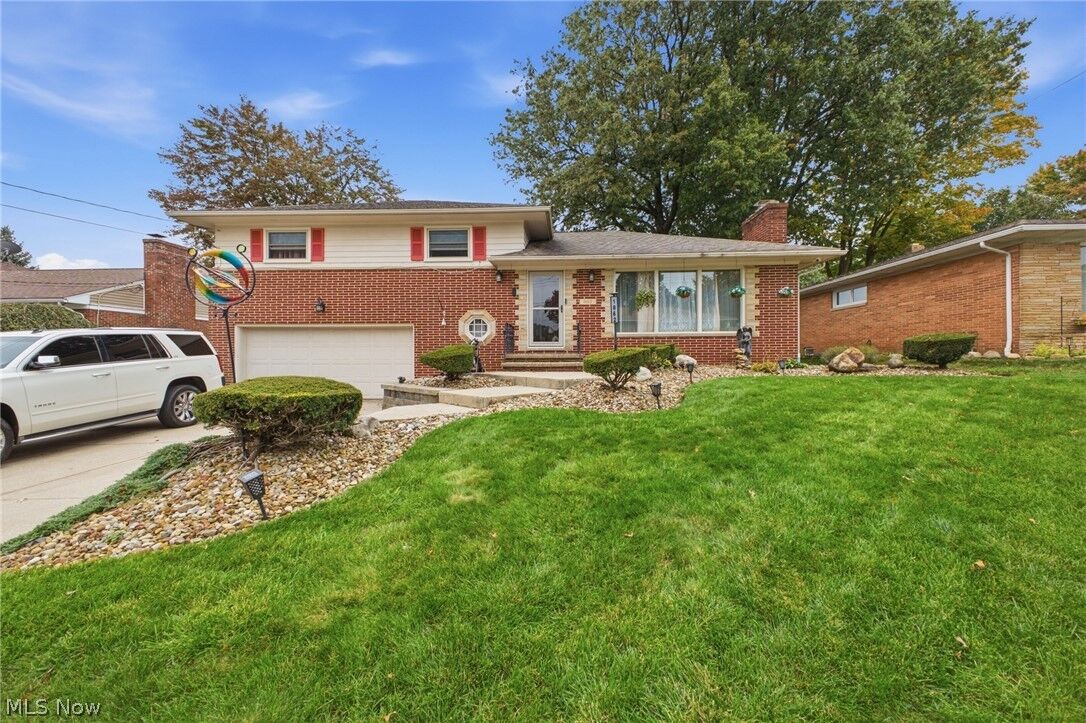 Property Photo:  1862 Marigold Avenue  OH 44301 