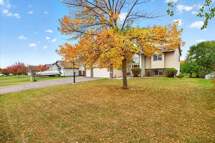 Property Photo:  318 Karen Lane  MN 55309 