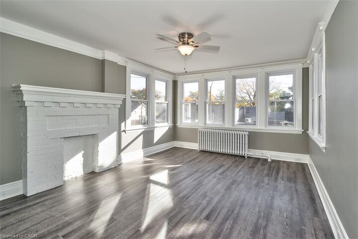 Property Photo:  80 Grosvenor Avenue S Upper  ON L8M 3L2 