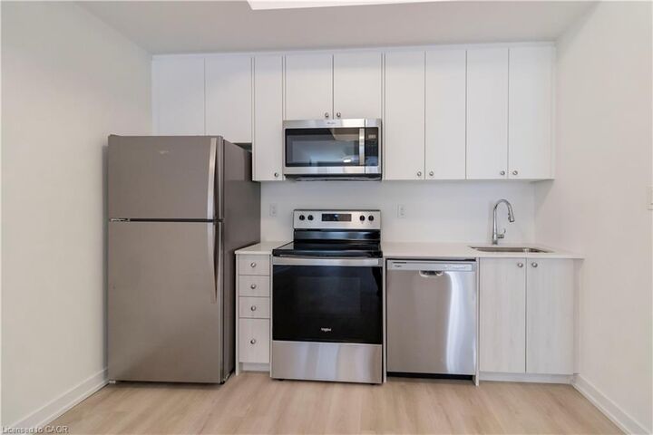Property Photo:  40 Palace Street M11  ON N2E 0J3 