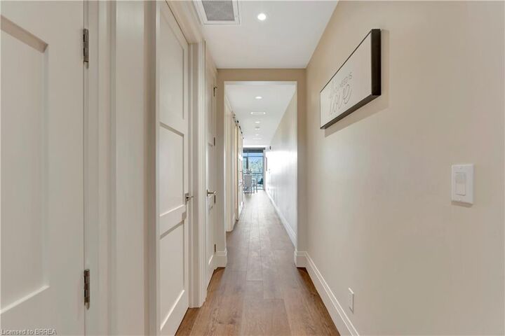 Property Photo:  7 Grand River Street N 203  ON N3L 2L9 