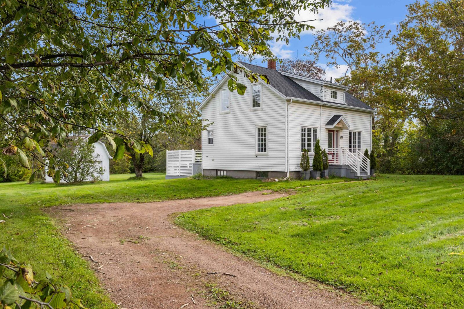 Property Photo:  490 South Drive  PE C1N 3Z4 