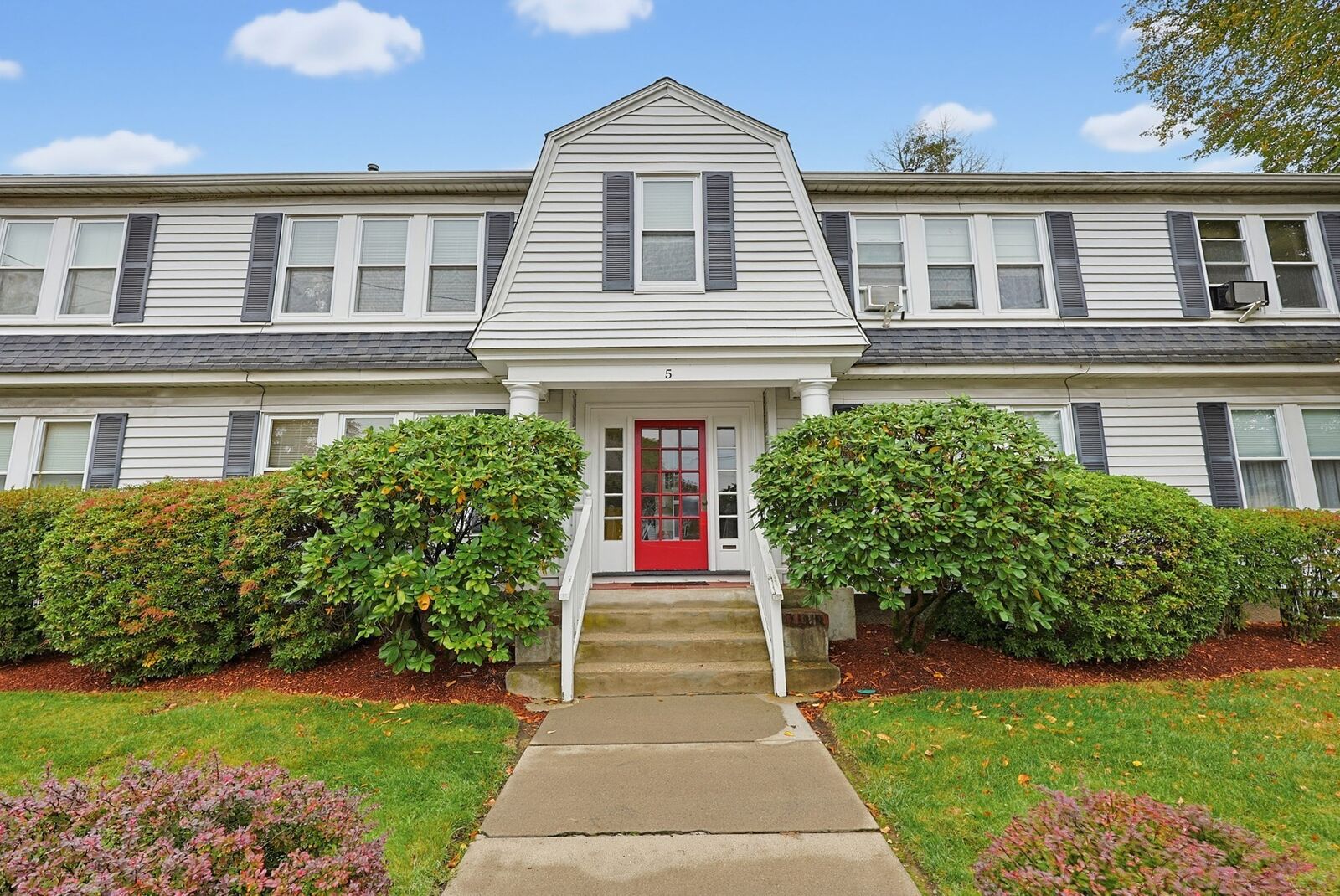 Property Photo: 5 Walnut St 1 MA 01702