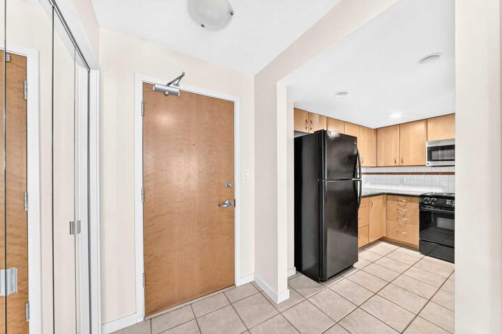 Property Photo:  1108 6 Avenue SW 806  AB T2P 3G3 
