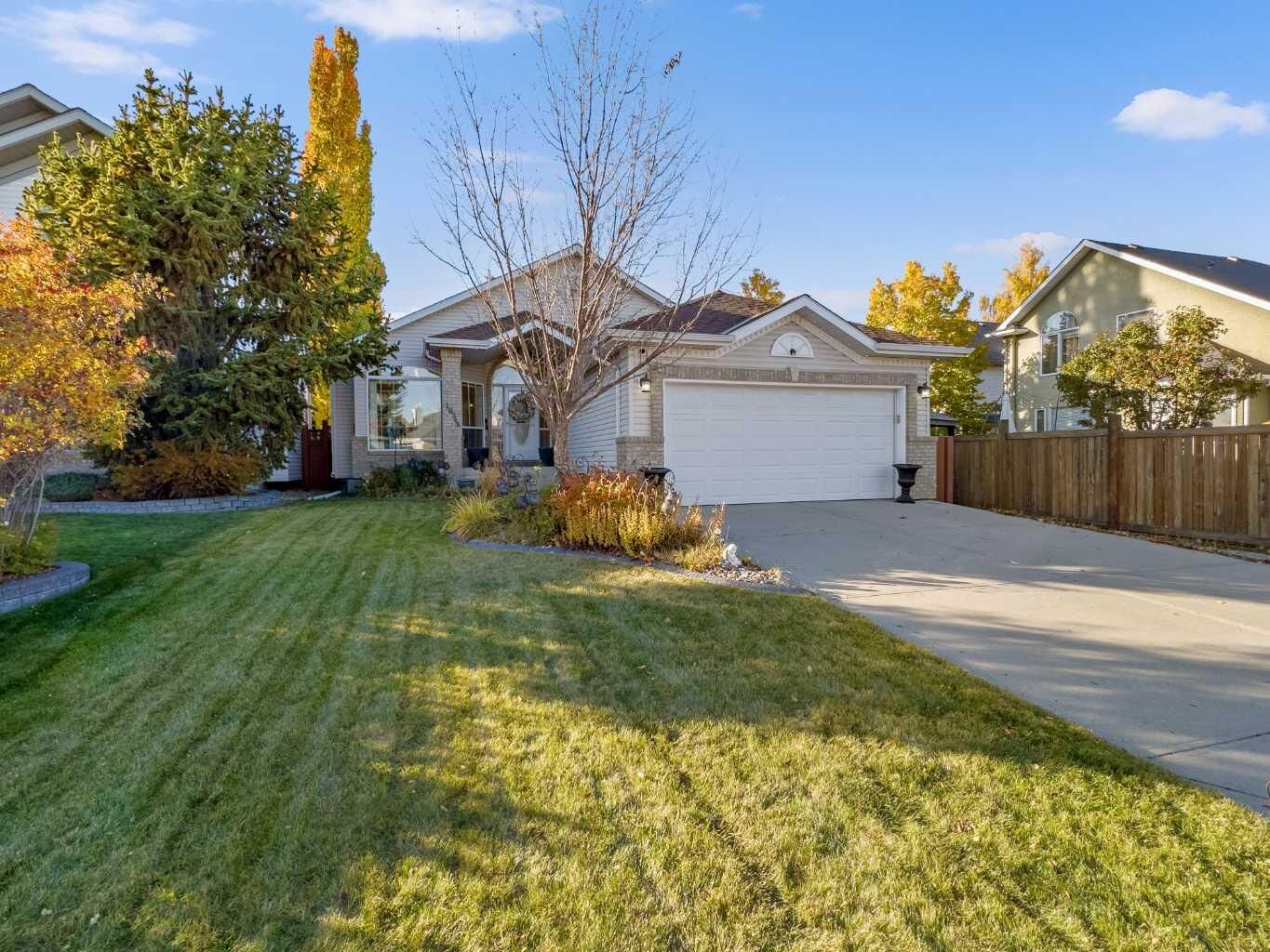 Property Photo:  10948 Valley Ridge Drive NW  AB T3B 5P6 