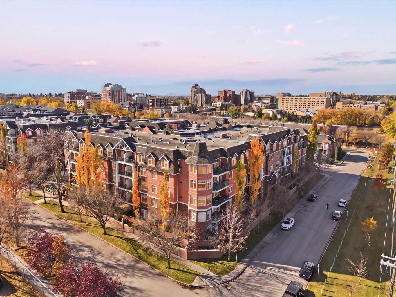 Property Photo:  59 22 Avenue SW 410  AB T2S 3C7 