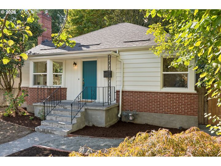 Property Photo:  2715 SE 58th Ave  OR 97206 