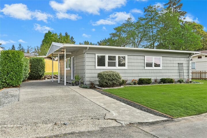 Property Photo:  670  Dayton Avenue NE  WA 98056 