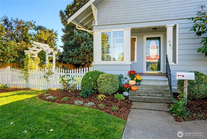 Property Photo: 1709 Front Street WA 98264