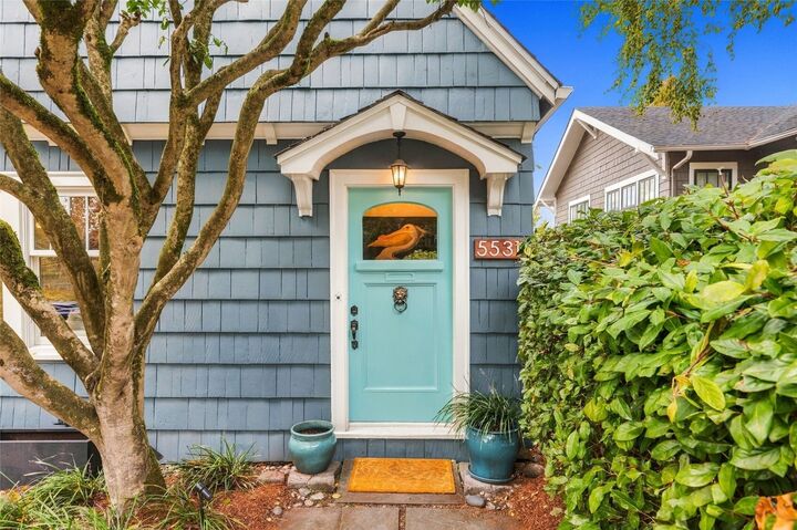 Property Photo:  5531  28th Avenue NE  WA 98105 