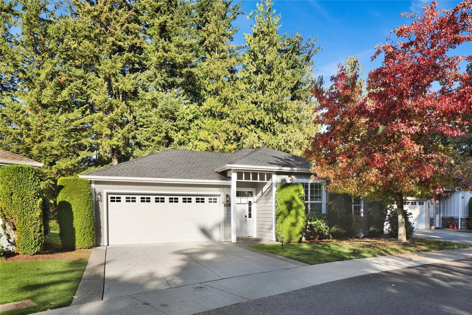 Property Photo:  229  Creekview Crest  WA 98264 