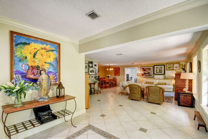 Property Photo:  6110 Ridge Lane  FL 33435 