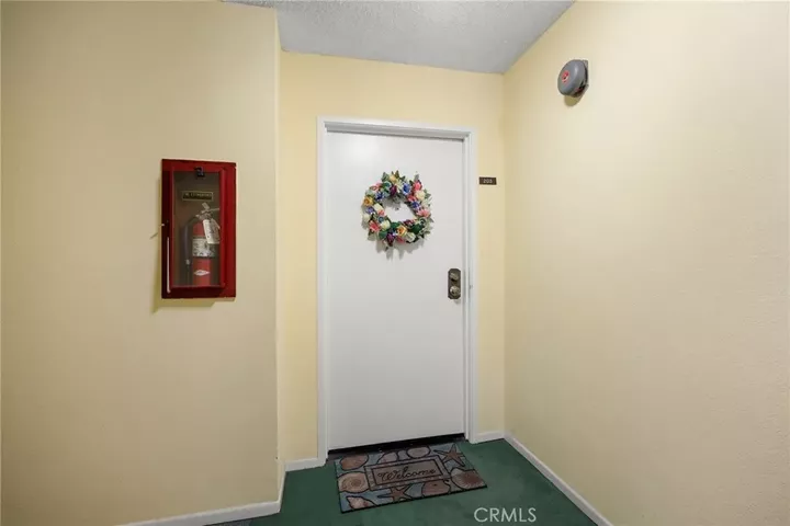 Property Photo:  1422 Rock Glen Avenue 203  CA 91205 
