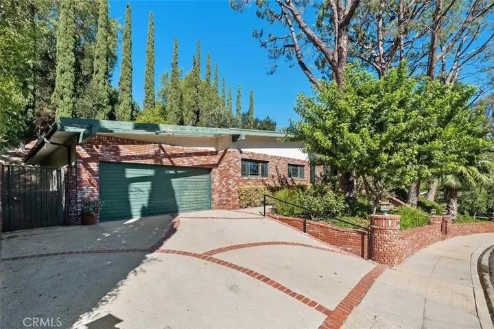 Property Photo:  3635 Royal Woods  CA 91403 