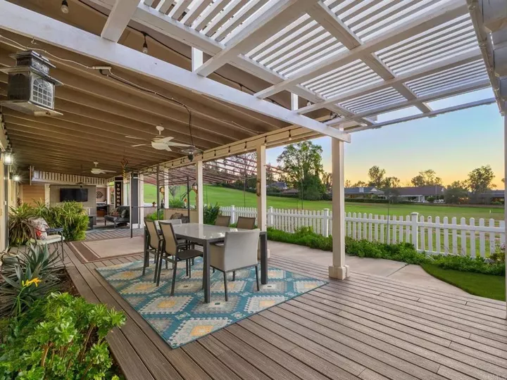 Property Photo:  1048 La Sombra Drive  CA 92078 