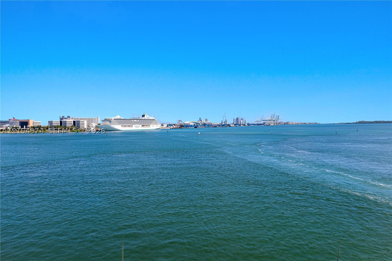 Property Photo:  335 S Biscayne Blvd 412  FL 33131 