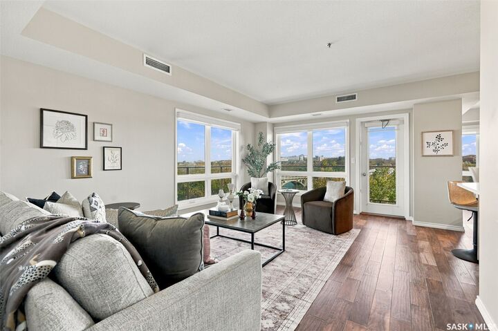 Property Photo:  902 Spadina Crescent E 607  SK S7K 0G8 