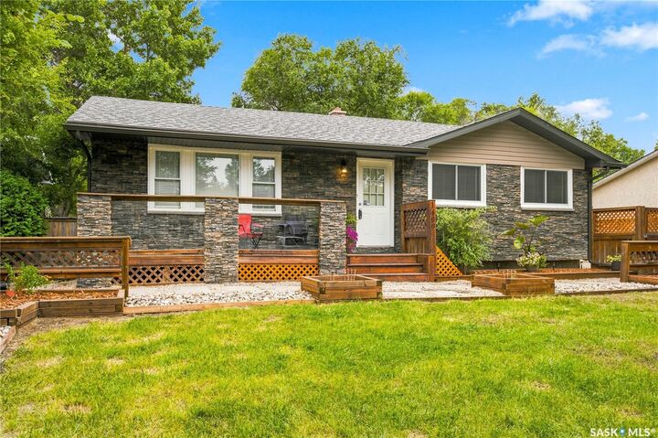 Property Photo:  1409 Shannon Road  SK S4S 5L4 