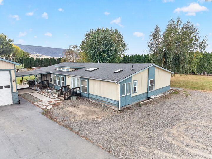 Property Photo: 144901 W 74 Pr NW WA 99350
