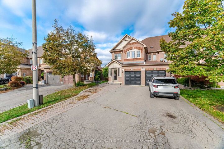 Property Photo:  3965 Zenith Court  ON L5N 7H7 