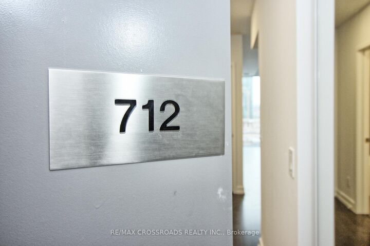 Property Photo:  19 Western Battery Road 712  ON M6K 0E3 