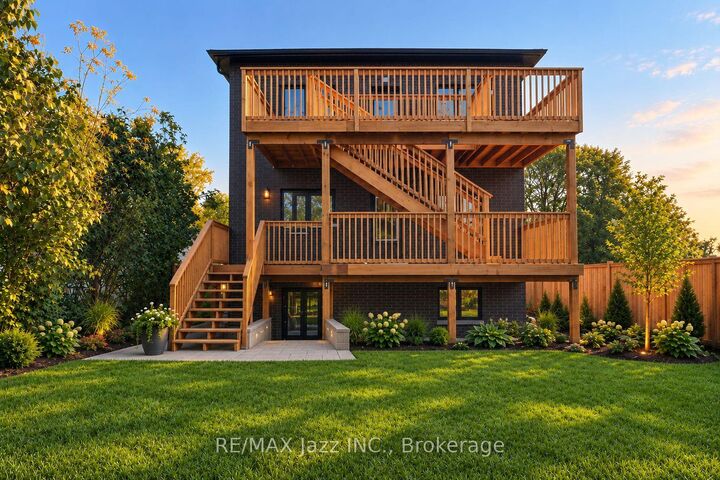 Property Photo:  760 Hoskin Avenue Upper  ON L1H 7R6 