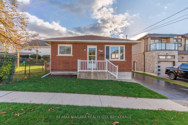 Property Photo:  210 Taylor Street  ON L2V 1C3 