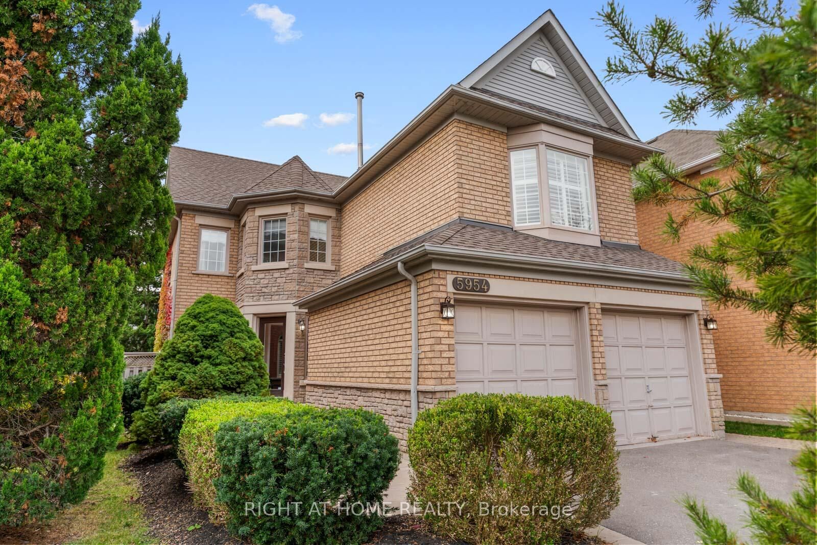 Property Photo:  5954 Hemingway Road  ON L5M 5M1 