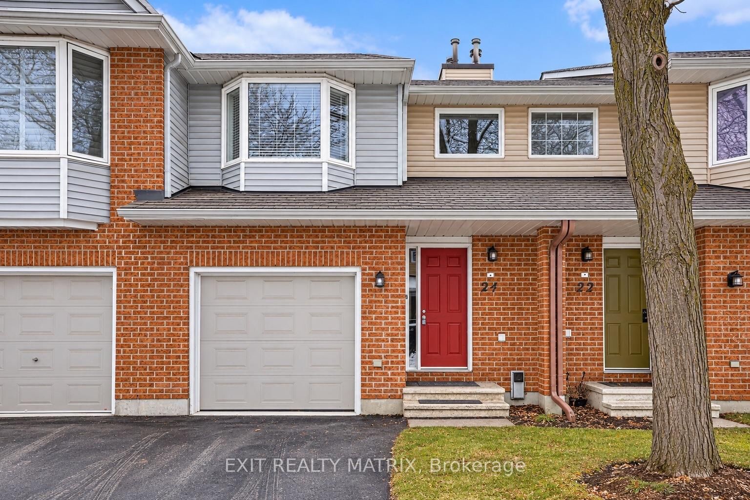 Property Photo: 24 Oakhaven Private ON K1K 4K1