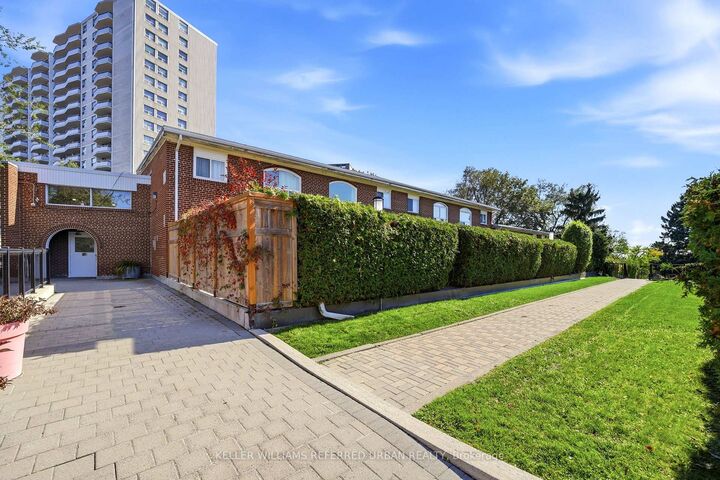 Property Photo:  25 Esterbrooke Avenue 102  ON M2J 2C5 