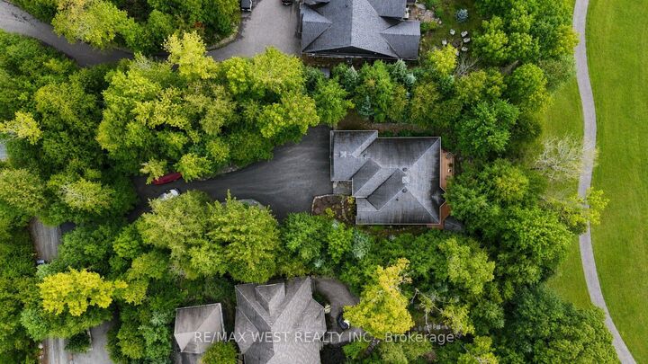 Property Photo:  20 Deerhurst Highlands Drive  ON P1H 1B1 
