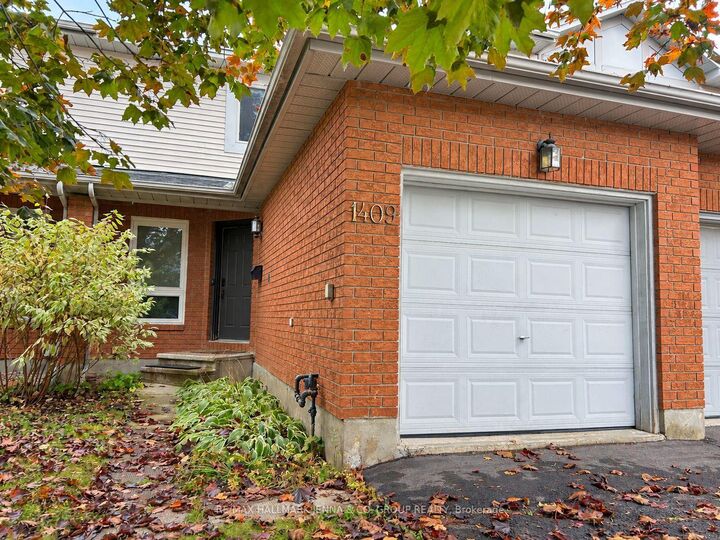 Property Photo:  1409 Caravel Crescent  ON K1E 3X4 