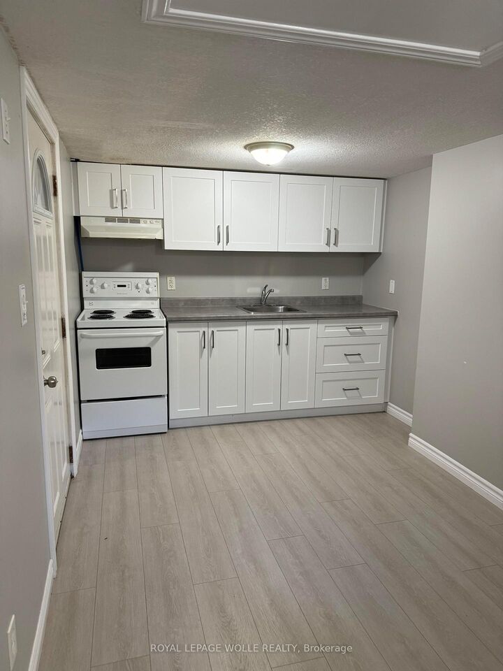 Property Photo:  77 Cedar Street S  ON N2G 3L6 