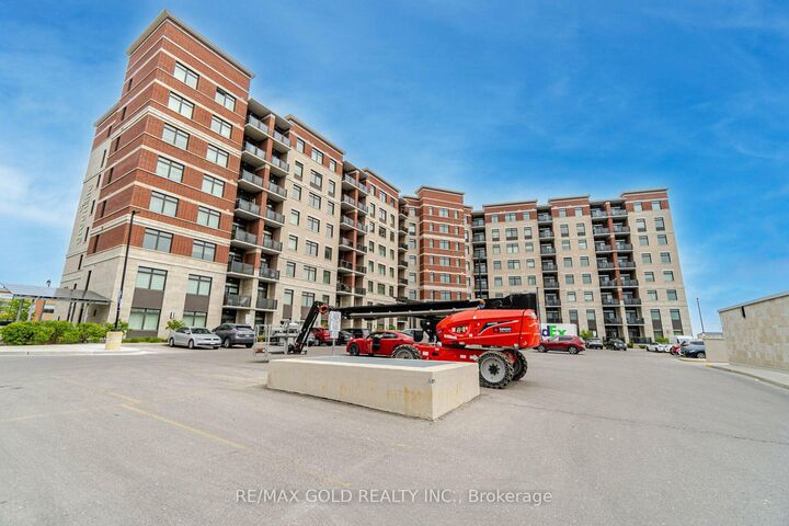 Property Photo:  39 New Delhi Drive S 5  ON L3S 0E1 