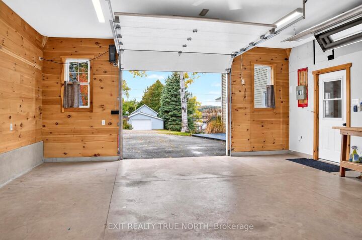 Property Photo:  17 Peel Street  ON L9M 1A5 