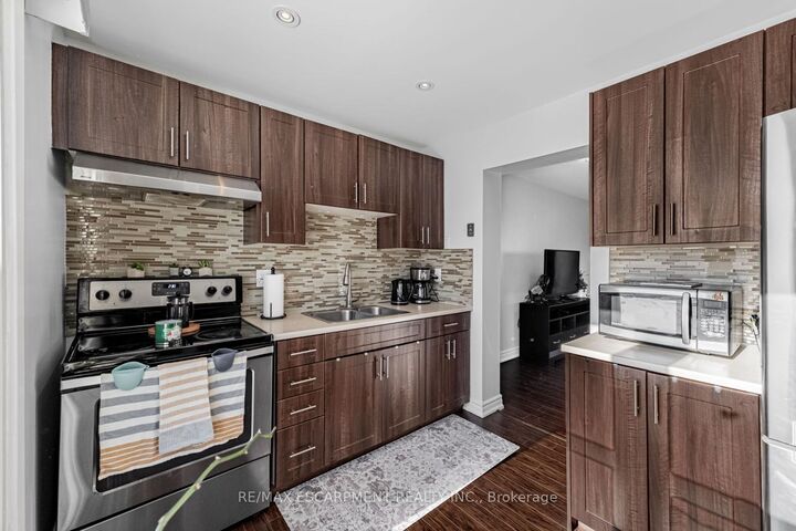 Property Photo:  6650 Falconer Drive 19  ON L5N 1B5 