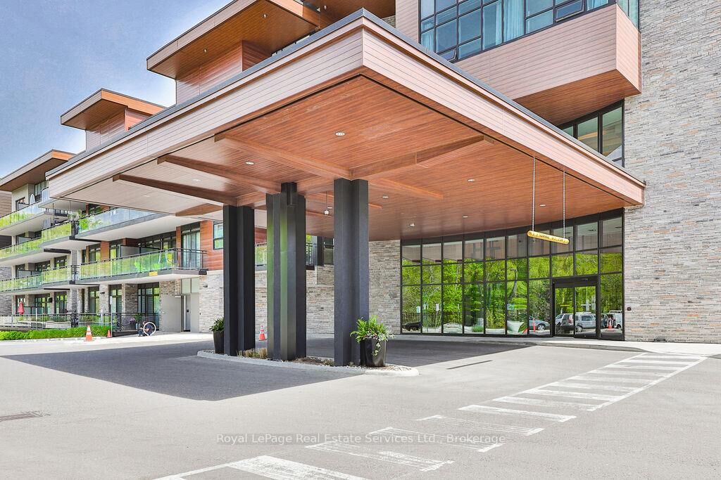 Property Photo:  1575 Lakeshore Road W 321  ON L5J 1J4 