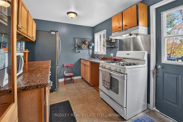 Property Photo:  785 Hillsdale Avenue  ON L7T 1L3 