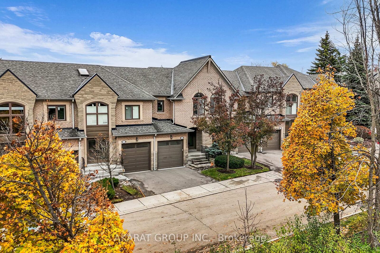 Property Photo:  2250 Rockingham Drive 43  ON L6H 6J3 