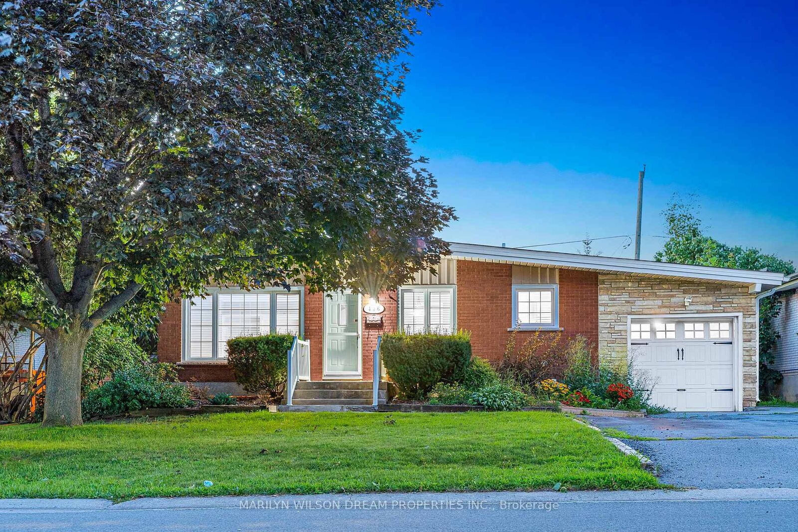 Property Photo:  436 Beach Avenue  ON K6H 5P1 