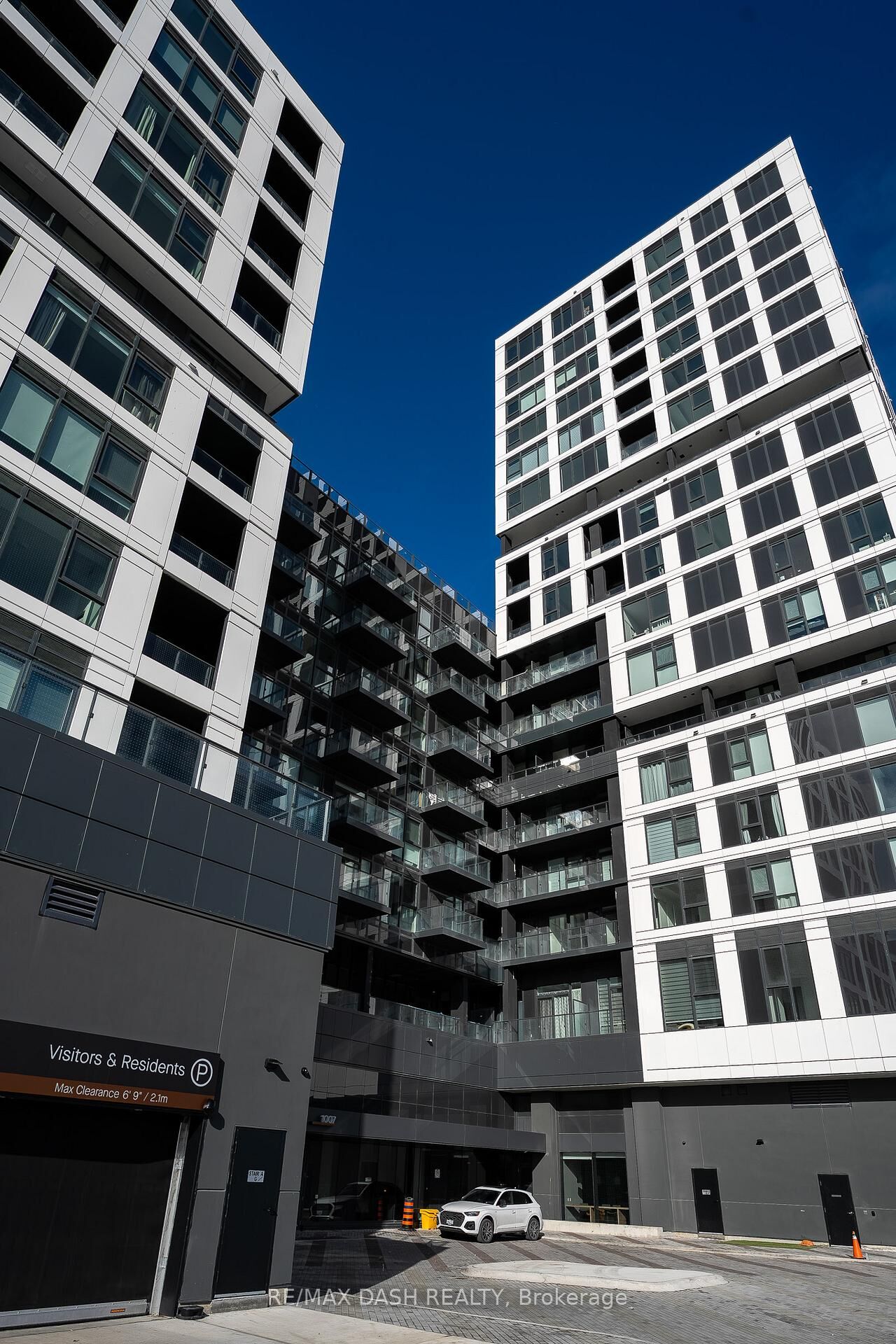 Property Photo:  1037 The Queensway Avenue 411  ON M8Z 0H5 