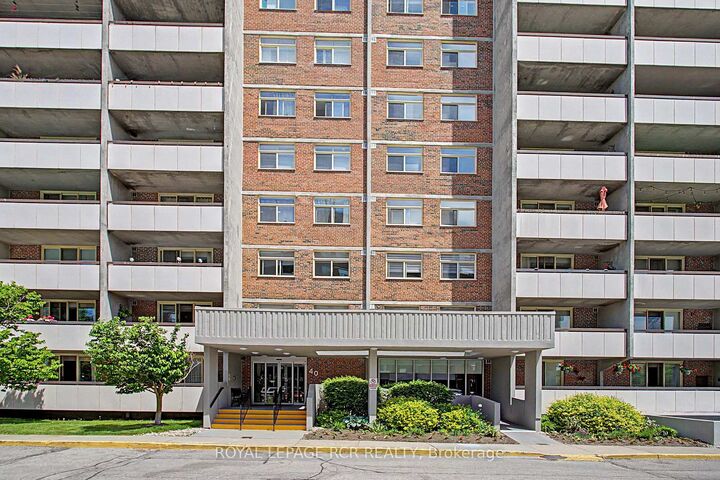 Property Photo:  40 William Roe Boulevard 1011  ON L3Y 5N4 