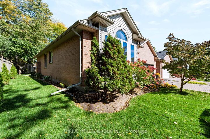 Property Photo:  448 Commissioners Road E 6  ON N6C 2T7 