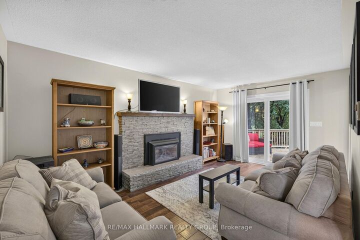 Property Photo:  125 Margaret Place  ON K6V 6Y6 