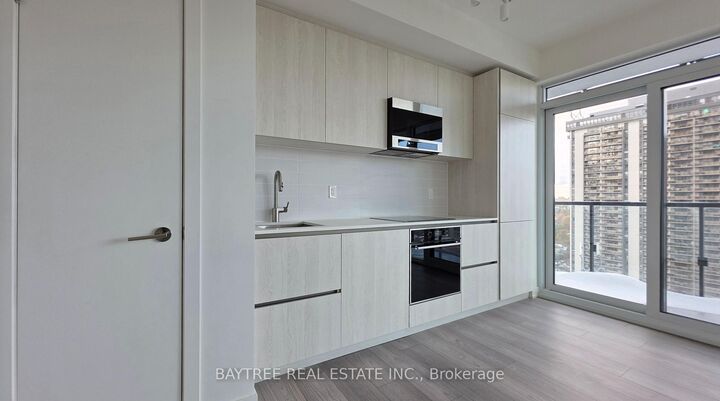 Property Photo: 120 Broadway Avenue 1502 ON M4P 0E9
