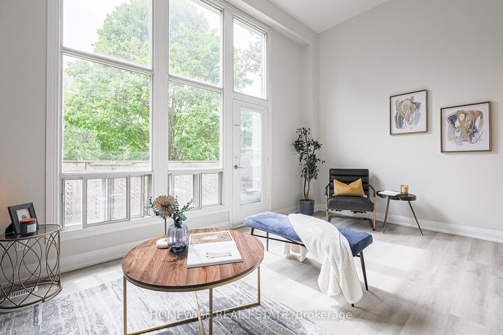 Property Photo:  560 Waverly Street N 33  ON L1J 5Y4 