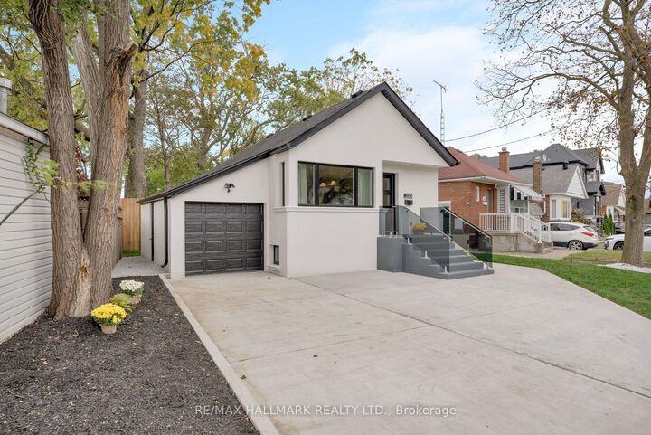 Property Photo:  1075 Greenwood Avenue  ON M4J 4E2 