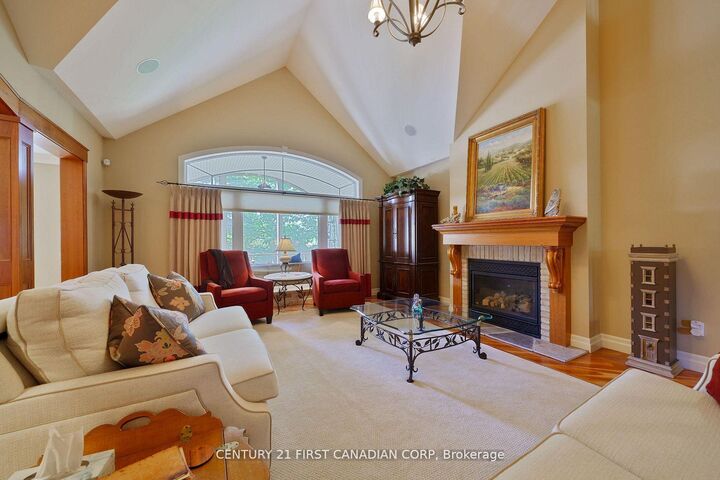 Property Photo:  2091 Valleyrun Boulevard  ON N6G 5M7 