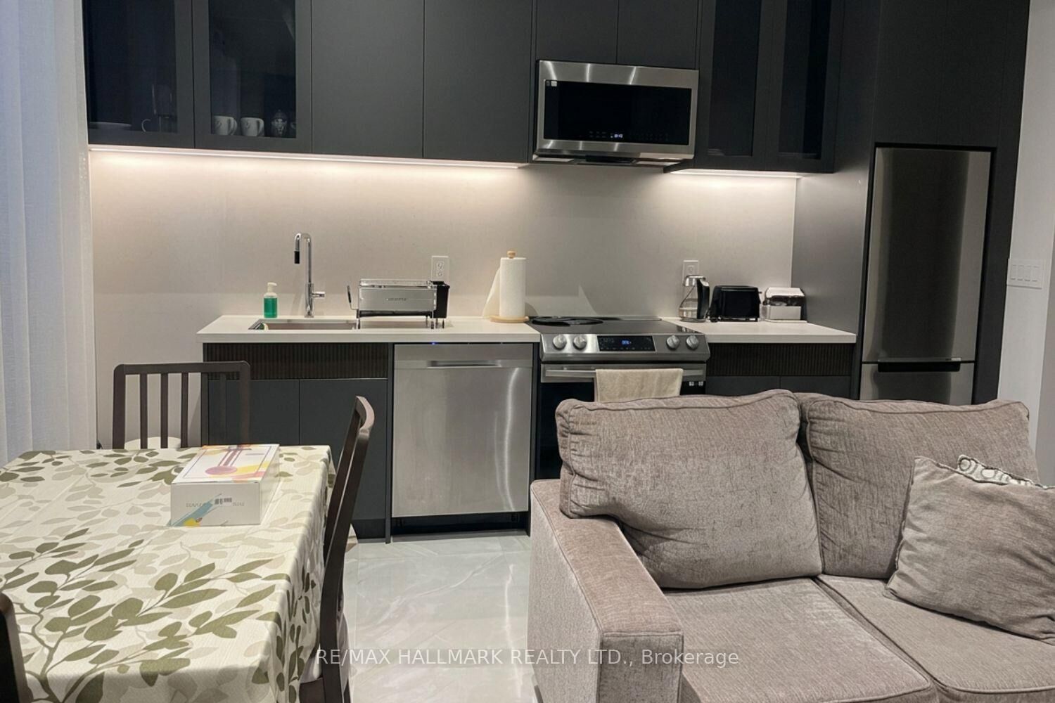 Property Photo:  125 Florence Avenue A (Lower)  ON M2N 1G2 