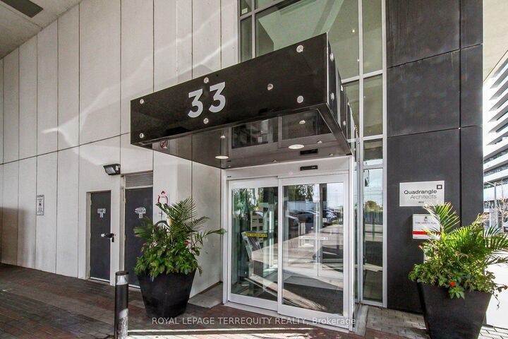 Property Photo:  33 Shore Breeze Drive 3111  ON M8V 0G1 
